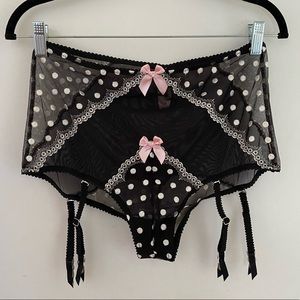 Victoria’s Secret, panty with harder belt, L, NWT